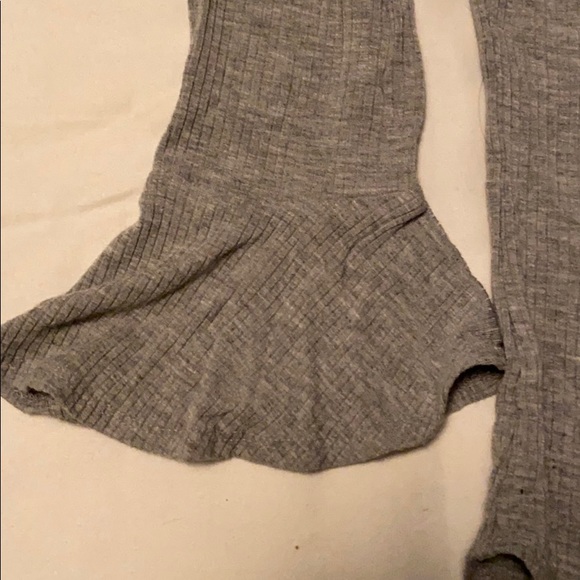 Abercrombie Off the Shoulder Body Suit w. Bell Slv - Picture 3 of 3